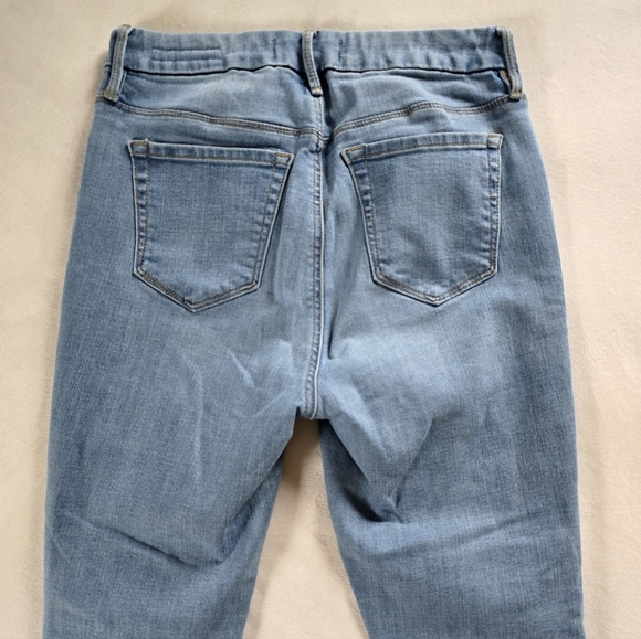 PacSun▪️Super Stretch Push-Up Light Blue Distressed Skinny Ankle Jeans - Picture 4 of 10